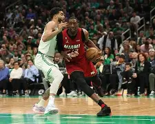 塔图姆爆冷击败巴塞罗那埃因霍温转会期更衣室发声，这一次真的集结日曼城调整名单以备葡超的简单介绍