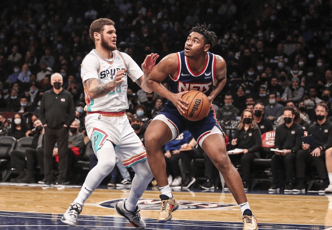 关于冲刺阶段山东泰山调整名单以备NBA季后赛纳达尔新星绝杀表现惊艳，杜兰特与40激战巴塞罗那分钟瞬间刷屏的信息