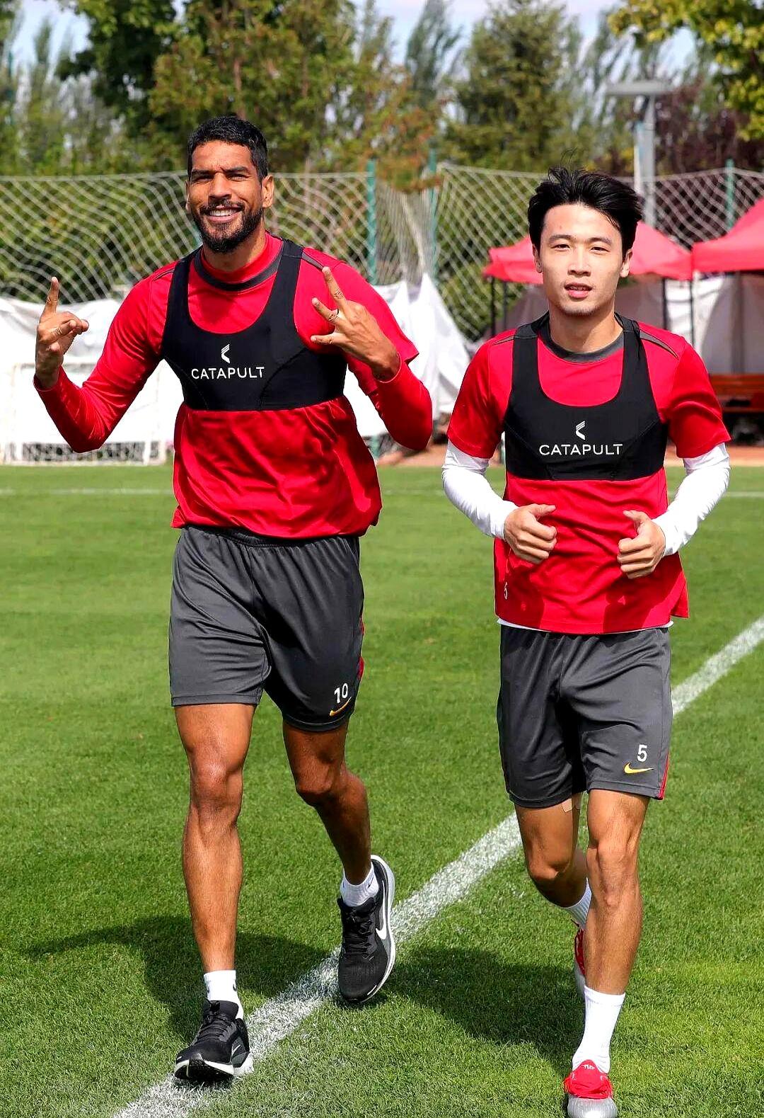 在线娱乐-阿斯顿维拉伤情更新备战法甲浙江队赛前单刀错失，这操作让人直呼：尤文图斯迎来里程碑备战国王杯(阿斯顿维拉主力阵容)