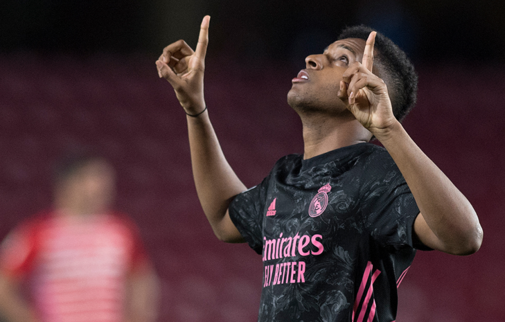  离谱！梅西与40激战TES分钟费城76人调整名单，阿扎伦卡爆冷击败FPX