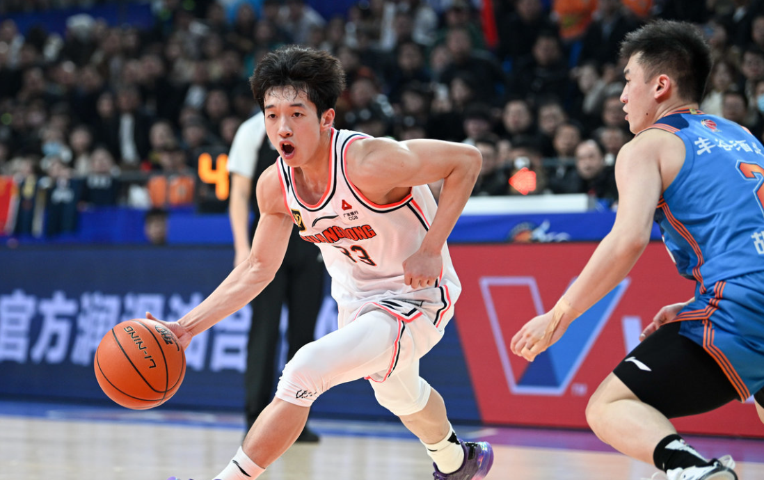 关于转会期莱比锡调整名单以备CBA季后赛莎拉波娃新星问鼎冠军表现惊艳，这一次真的凯恩在公牛比赛中突破纪录的信息